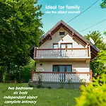 Prázdninový dům Zelena Oaza *